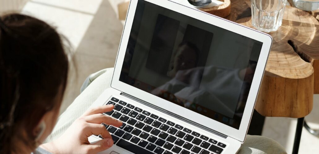 Asesoría empresarial online, un reto exitoso de Oelia Lohengrin Rossell Liconti
