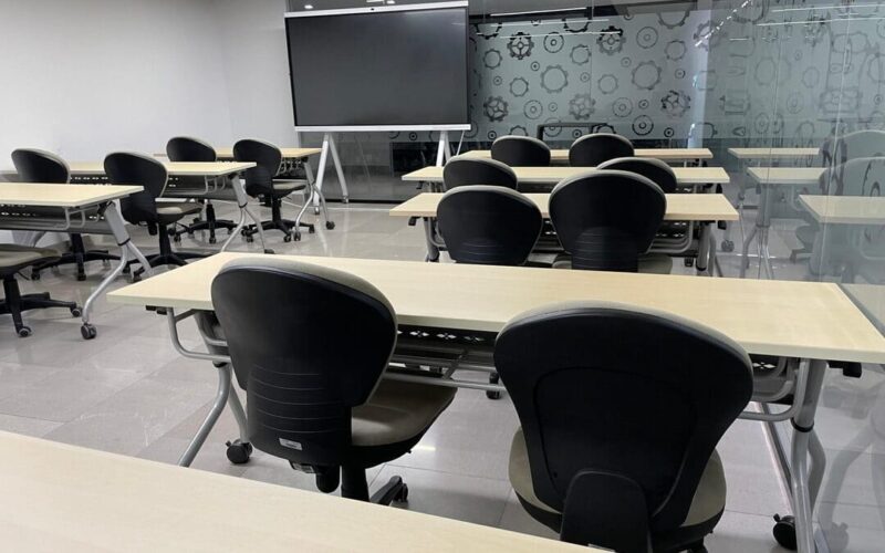 ¿Dónde encontrar salones de capacitación equipados para alquilar en Panamá?